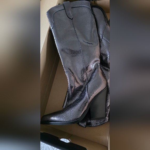 Western Boots - Picture 5 of 7